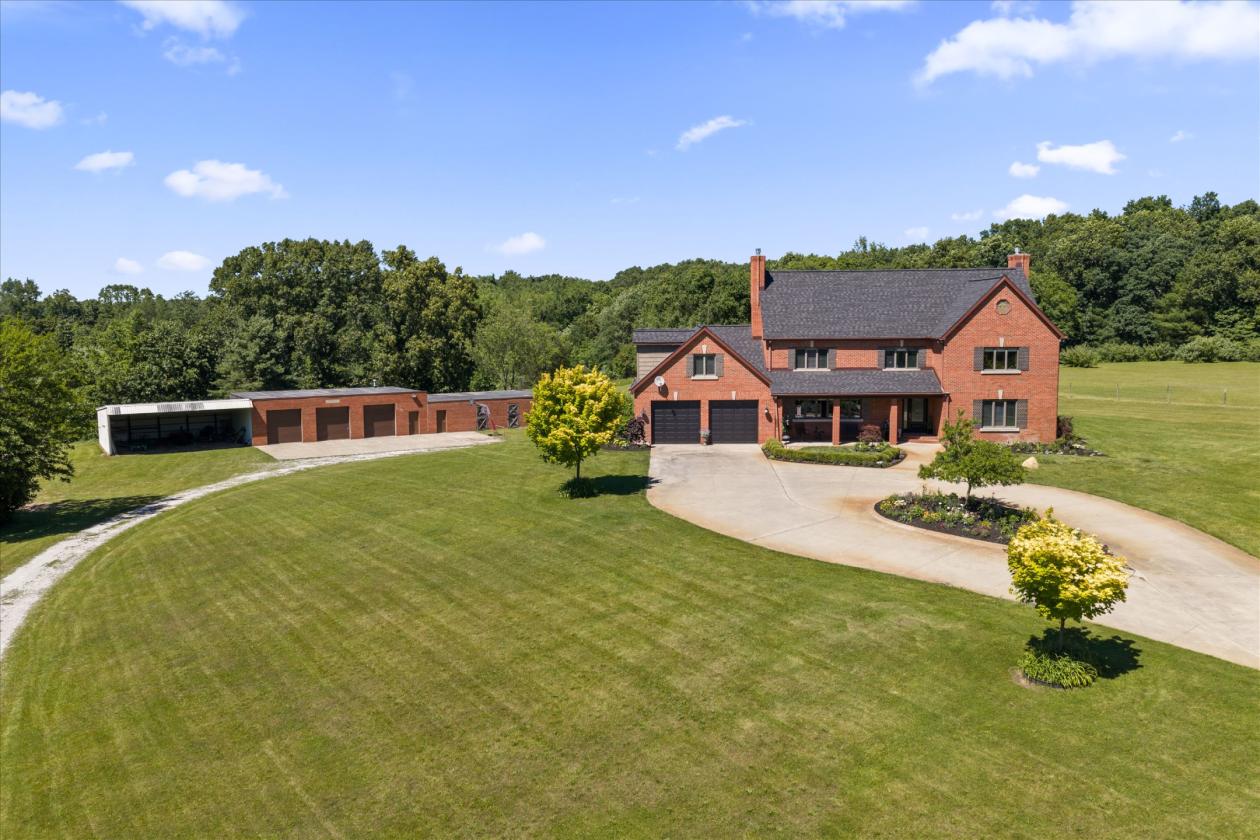 Luxury equestrian living on over 51 acres - photo 1