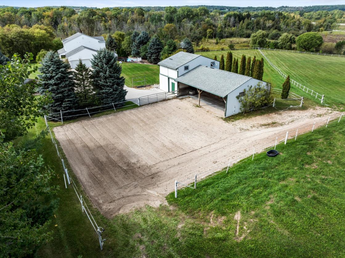 15 Acres Equestrian Living – Barn Arena Round Pen - photo 10