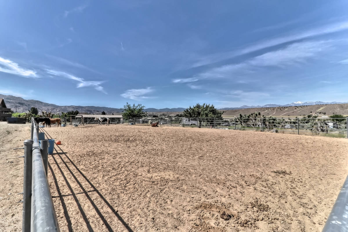 Horse Property with Views and Trails. Apple Valley, San Bernardino