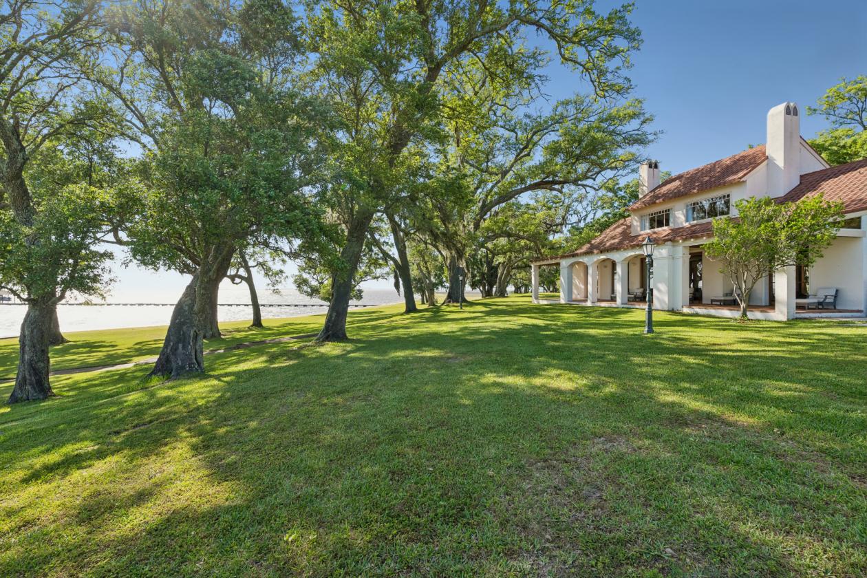 93 Acre Gulf-Front Estate. Horses Welcome - photo 17