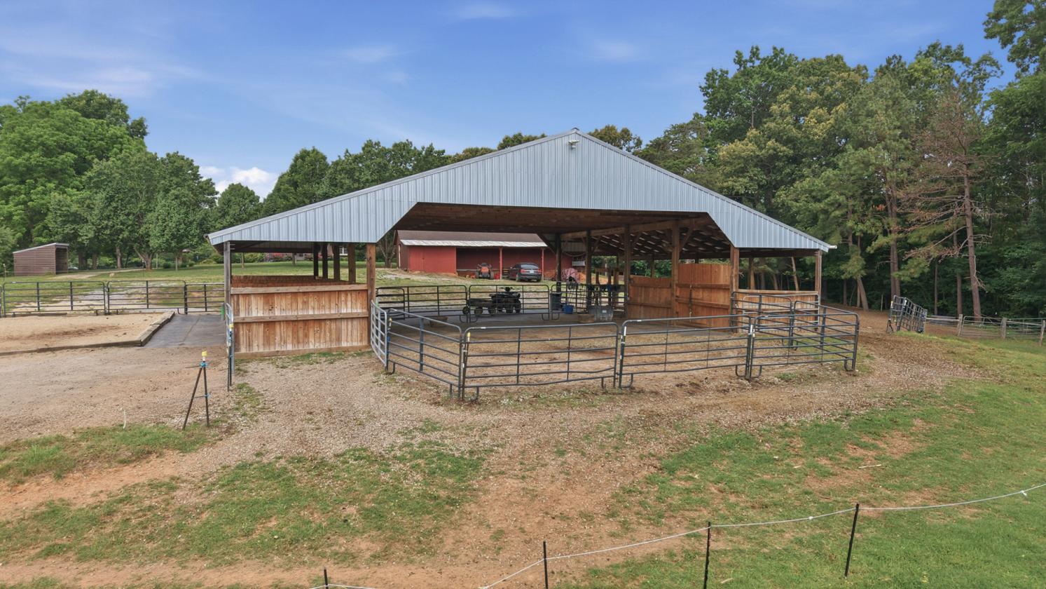 Equestrian Estate Bordering State Forest! - photo 26