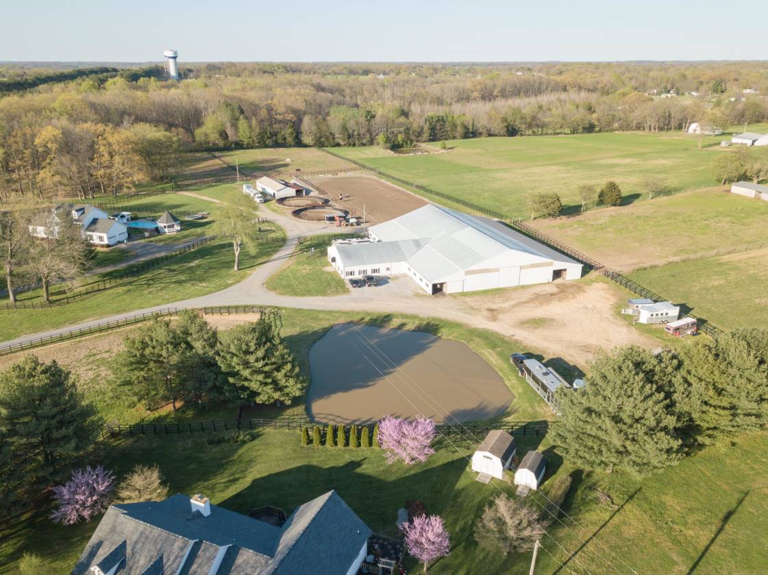 Unbelievable horse facility & beautiful home in Tennessee Cross