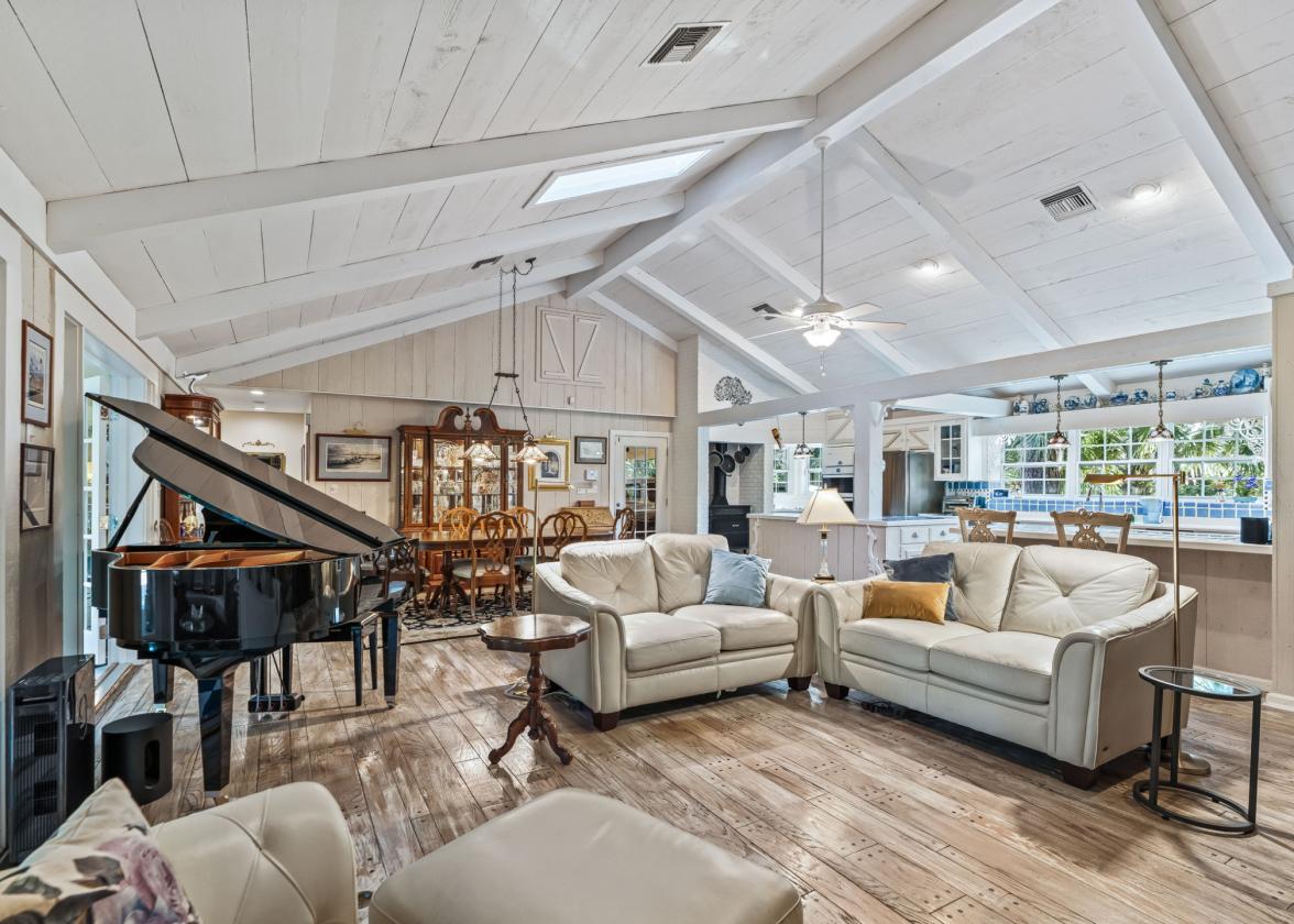10+ Acres with Spacious Home and Apartment - photo 7