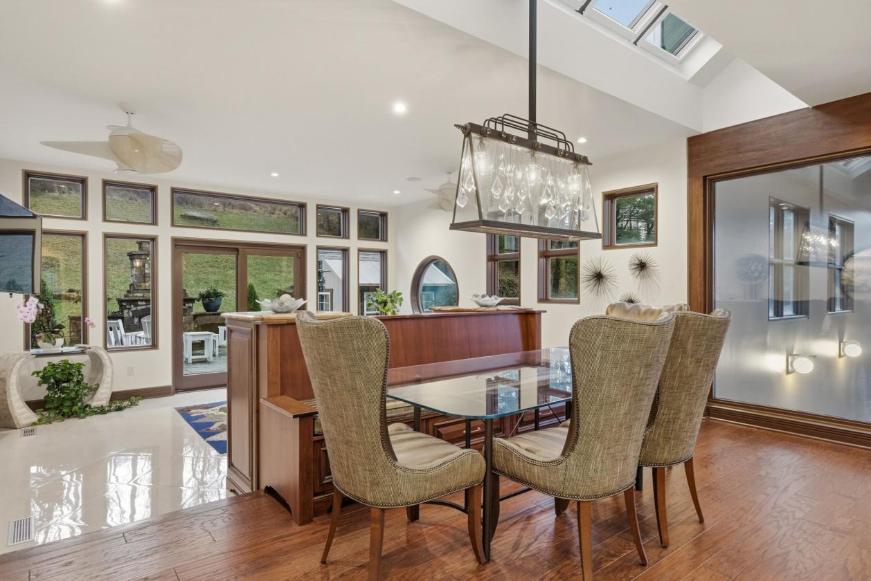 Stunning Equestrian Home! - photo 21
