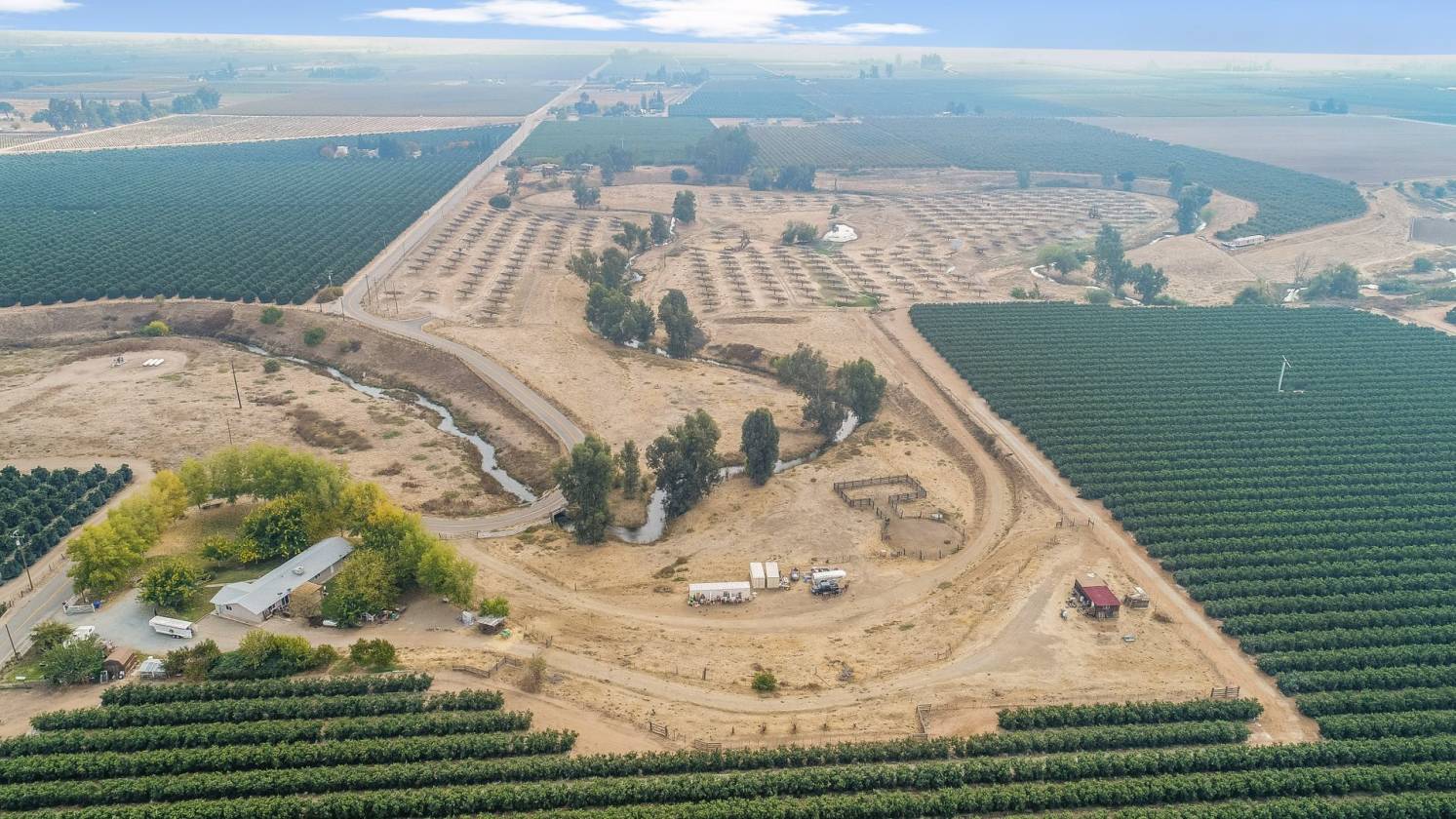 Horse Property located on the scenic Wahtoke Creek at the... Reedley