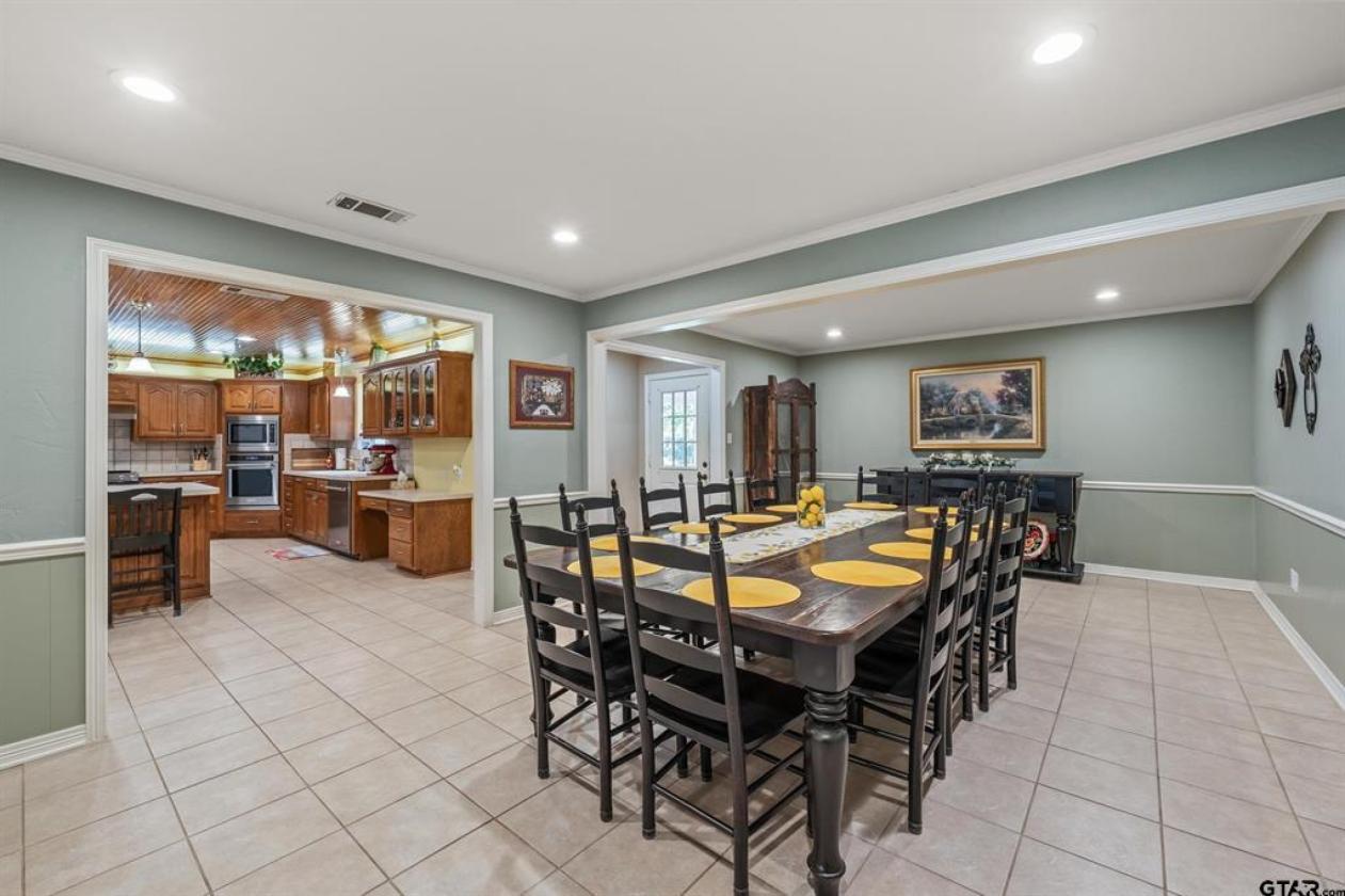 Peaceful country living on 9.6 acres - photo 10
