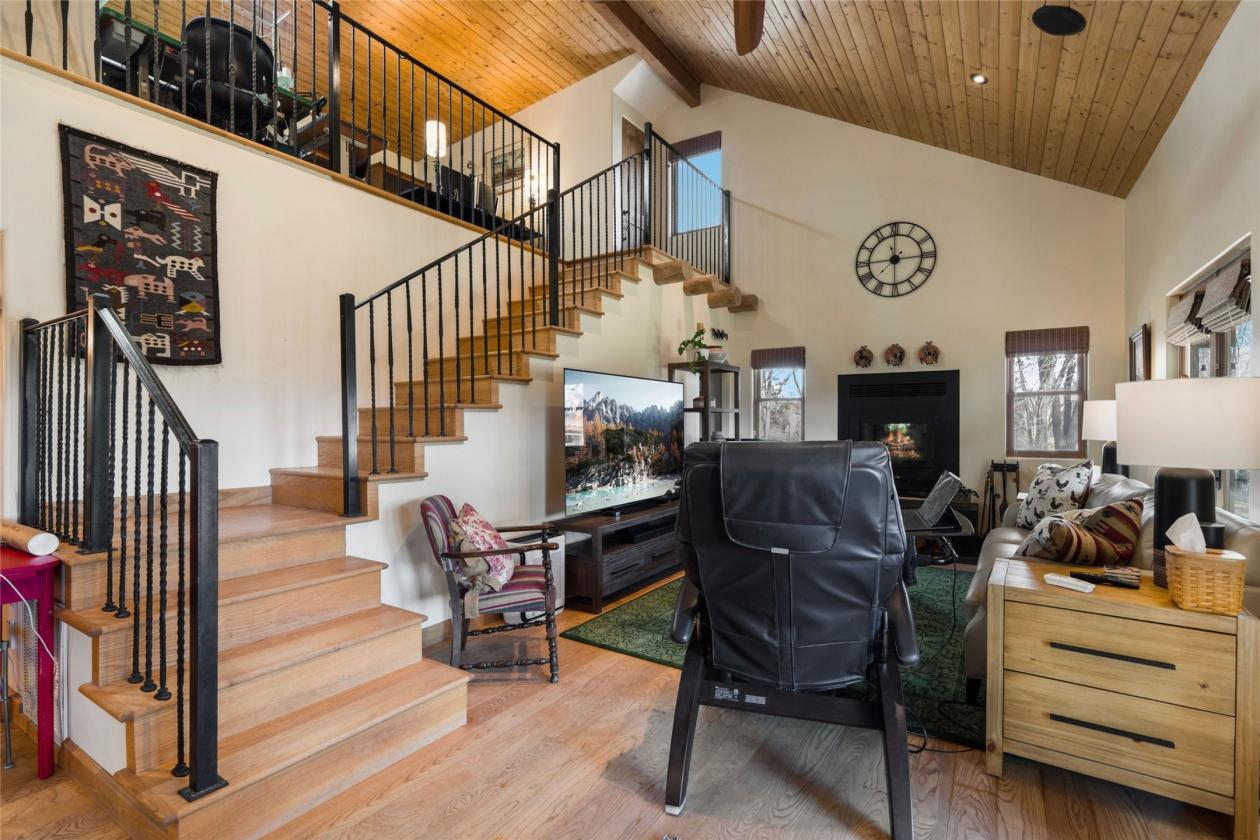 Rare and Beautiful Horse Property Near Santa Fe - photo 15