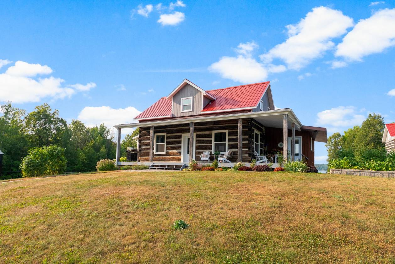 Horse Property for sale.