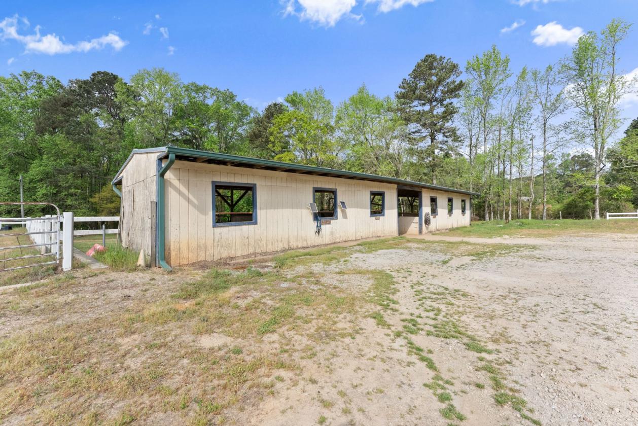 Beautiful Equestrian Estate on 19.8 Acres - photo 30