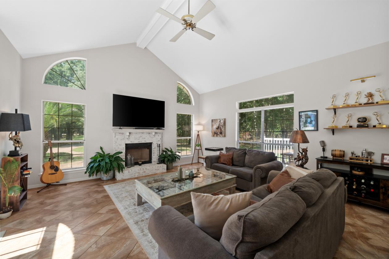 Coastal AL - French Country Estate 10+ Acres & Horses - photo 10
