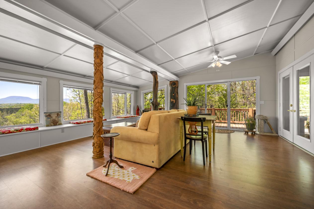 Mountain Views, Privacy, Trails, Updated Home - photo 8