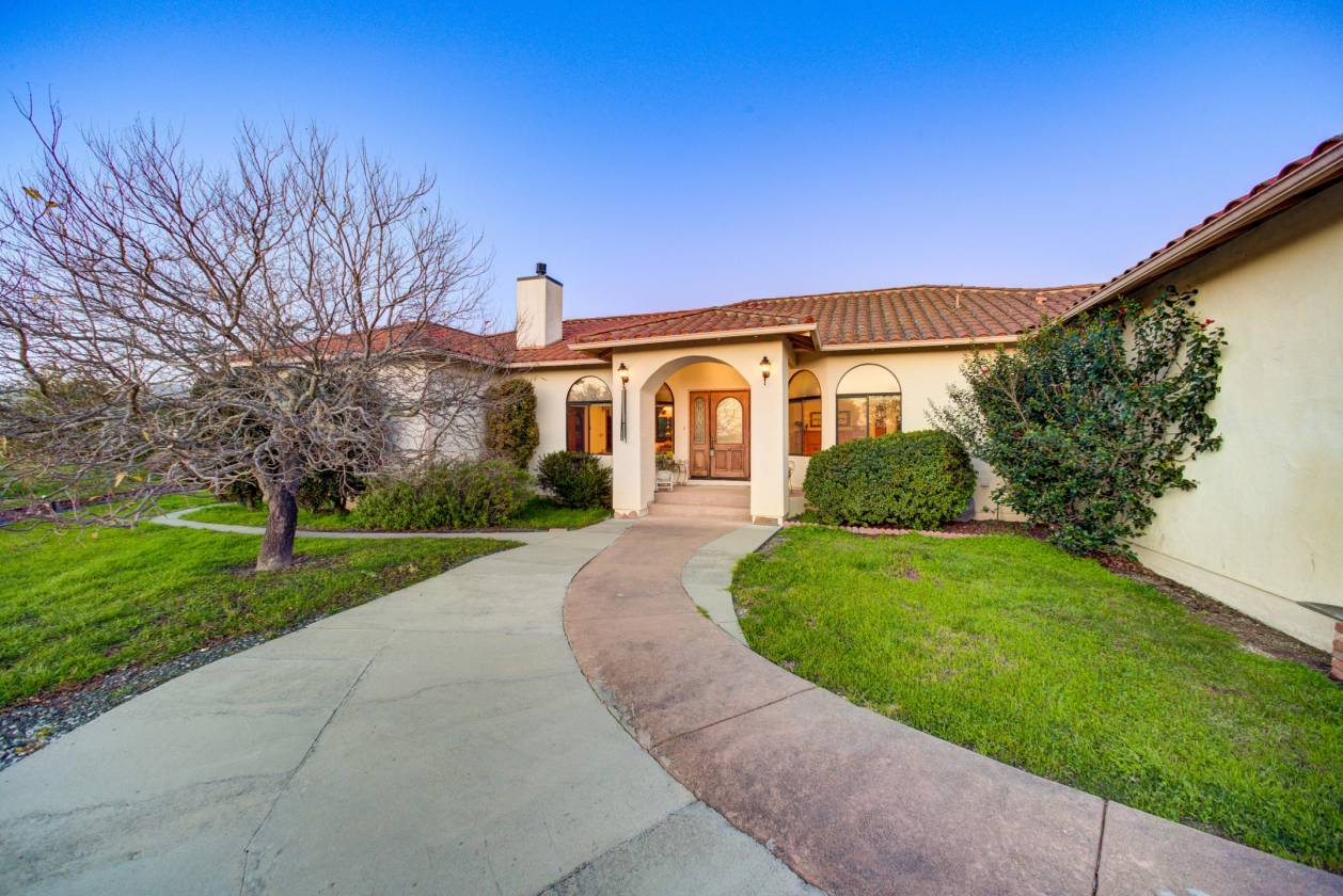 Horse Property for sale.