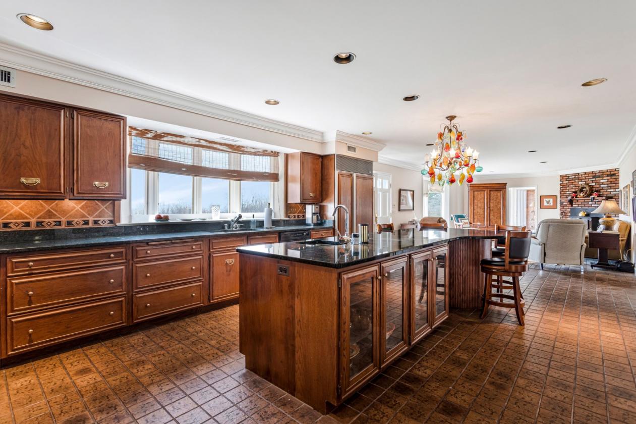 Custom-Crafted Equestrian Estate on 13 Acres - photo 14