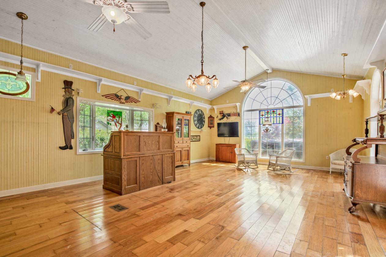 Equestrian Estate or Corporate Retreat near LEAP - photo 21