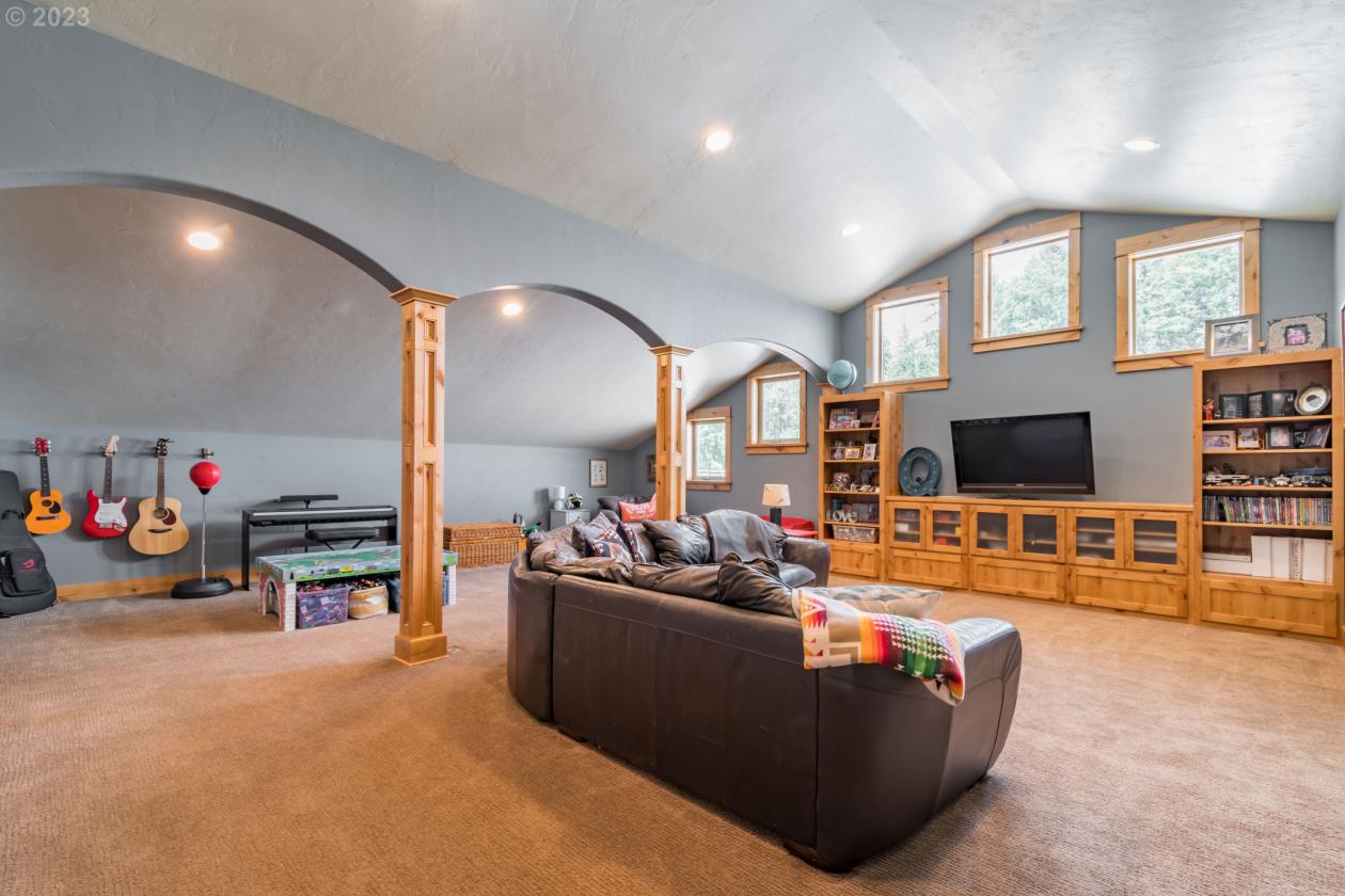 Luxury Equine and Cattle Ranch in Western Oregon - photo 17