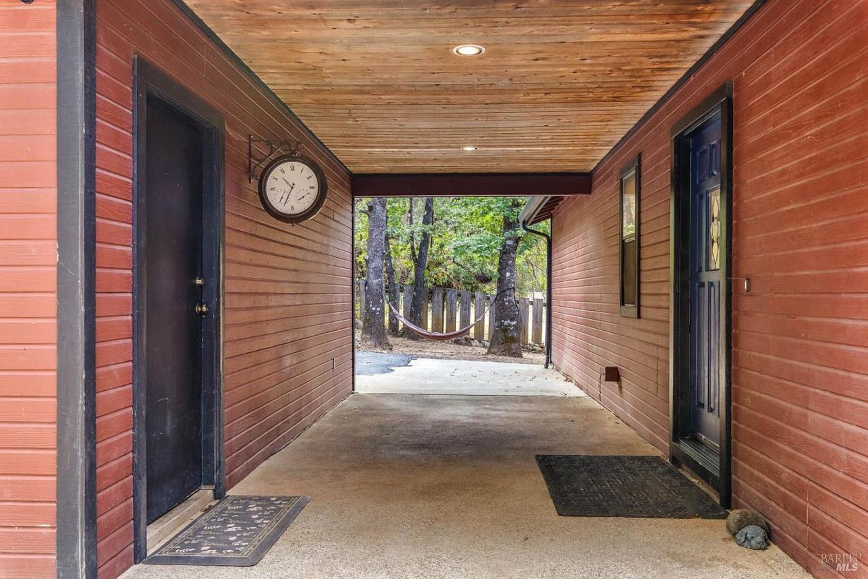 Turnkey Horse Property on ~5 Acres - photo 23