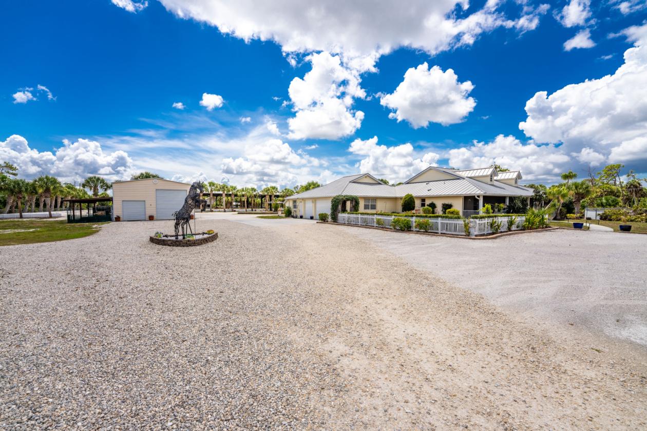 Premier 5 Acre Equestrian Estate - photo 15