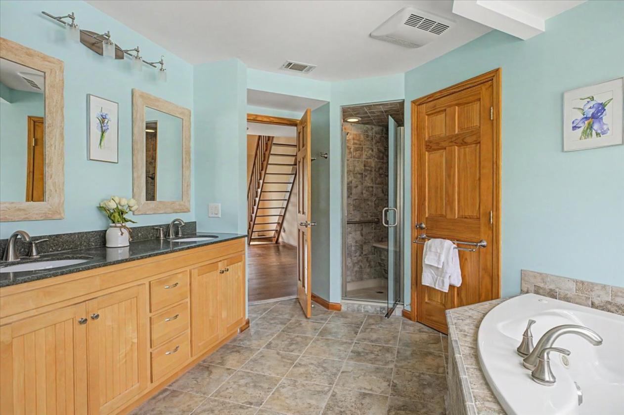 10 Acre Turnkey Hunterdon Equestrian Estate - photo 25