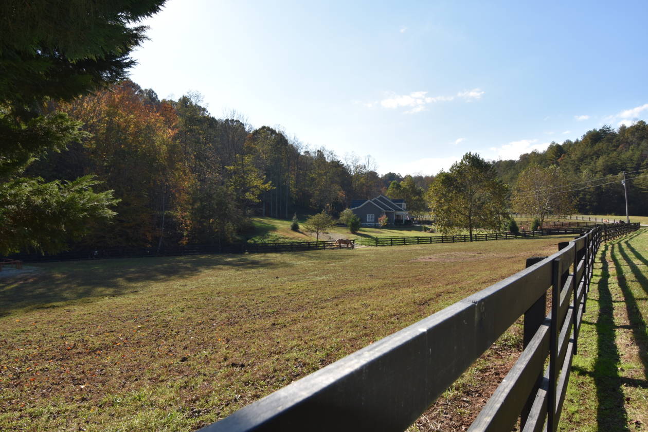 Luxury Home at The Coves Mountain River Club with 15... Lenoir