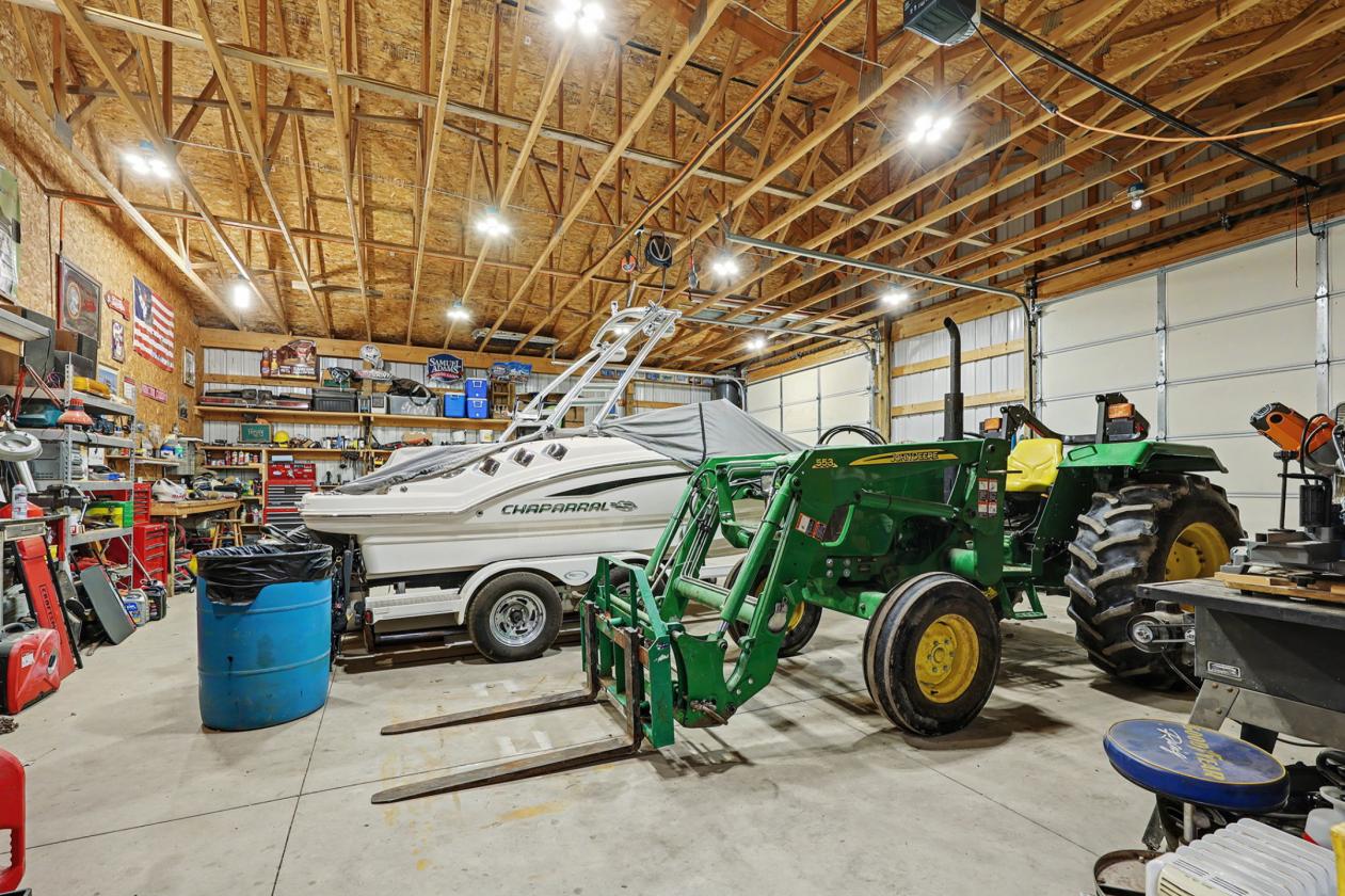 HUGE PRICE DROP - Indoor Arena + Secluded Home - photo 19