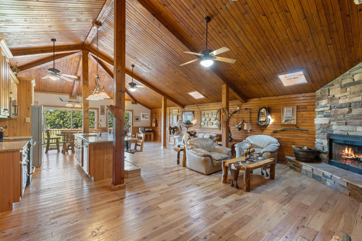 NEW PRICE! 38 ACRE HORSE FARM! - photo 6
