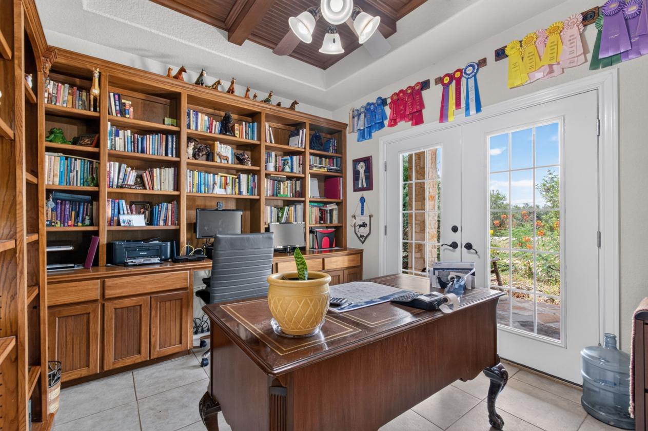 Comal County Equestrian Home - photo 8