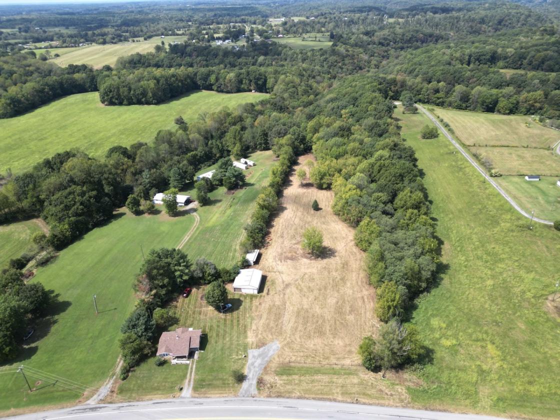 10.65 Ac. m/l with House & Workshop near Lake! - photo 27
