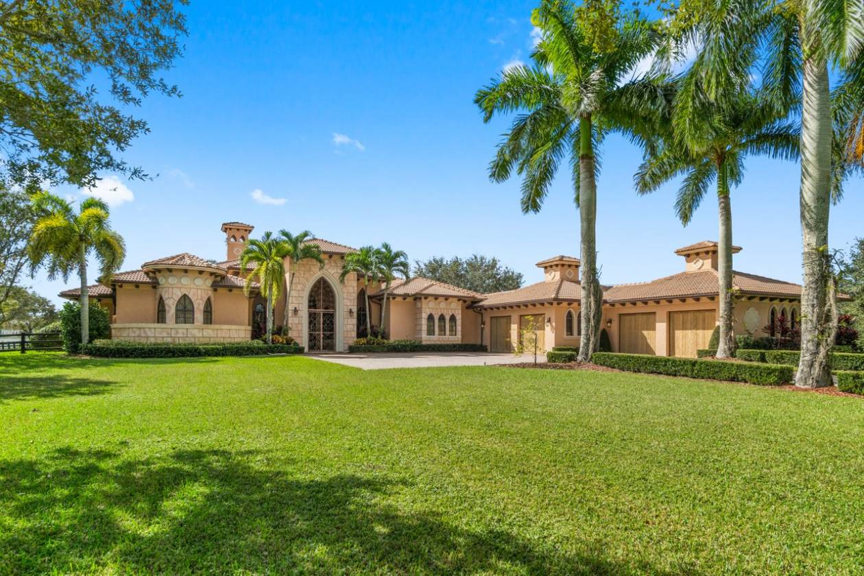 Horse Property for sale.