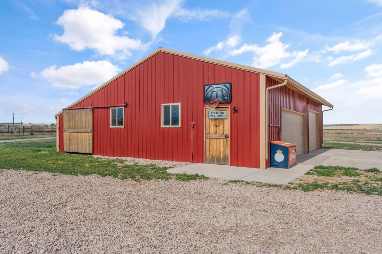 Turn-key equine facility just outside of Fountain! - photo 19