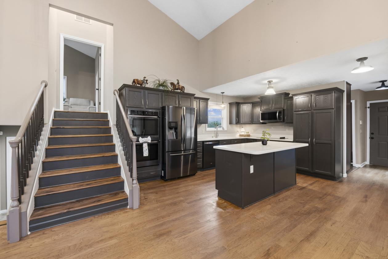 Remodeled Farmhouse in Private Community - photo 7
