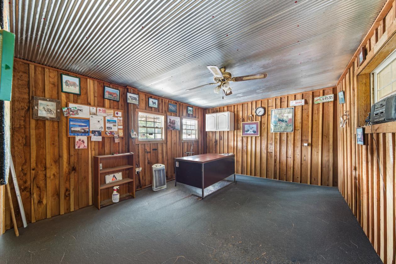 G&G Stables: 18+ acre Horse Facility - photo 17