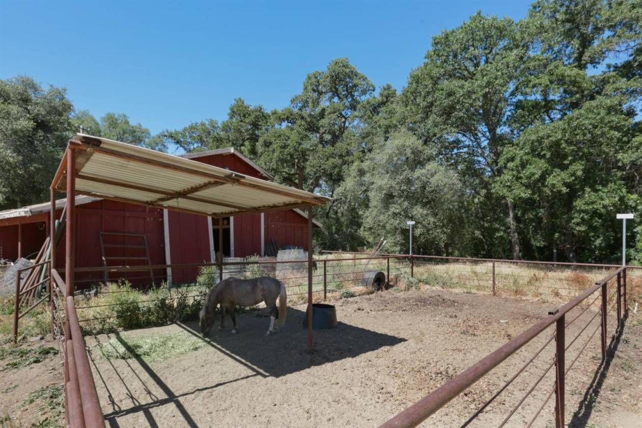Miramonte Horse Property Miramonte, Fresno County, California