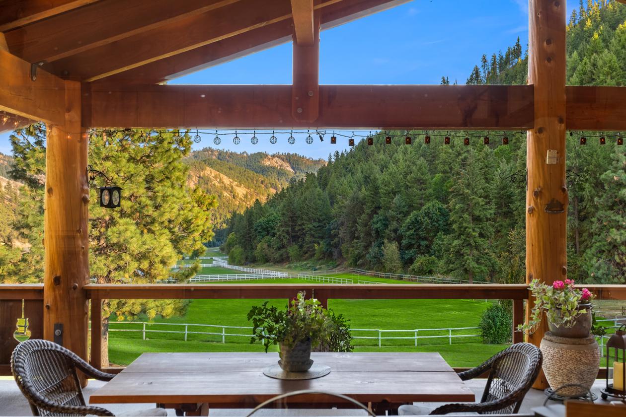 Where Mountain Living and Equestrian Dreams Come T - photo 15