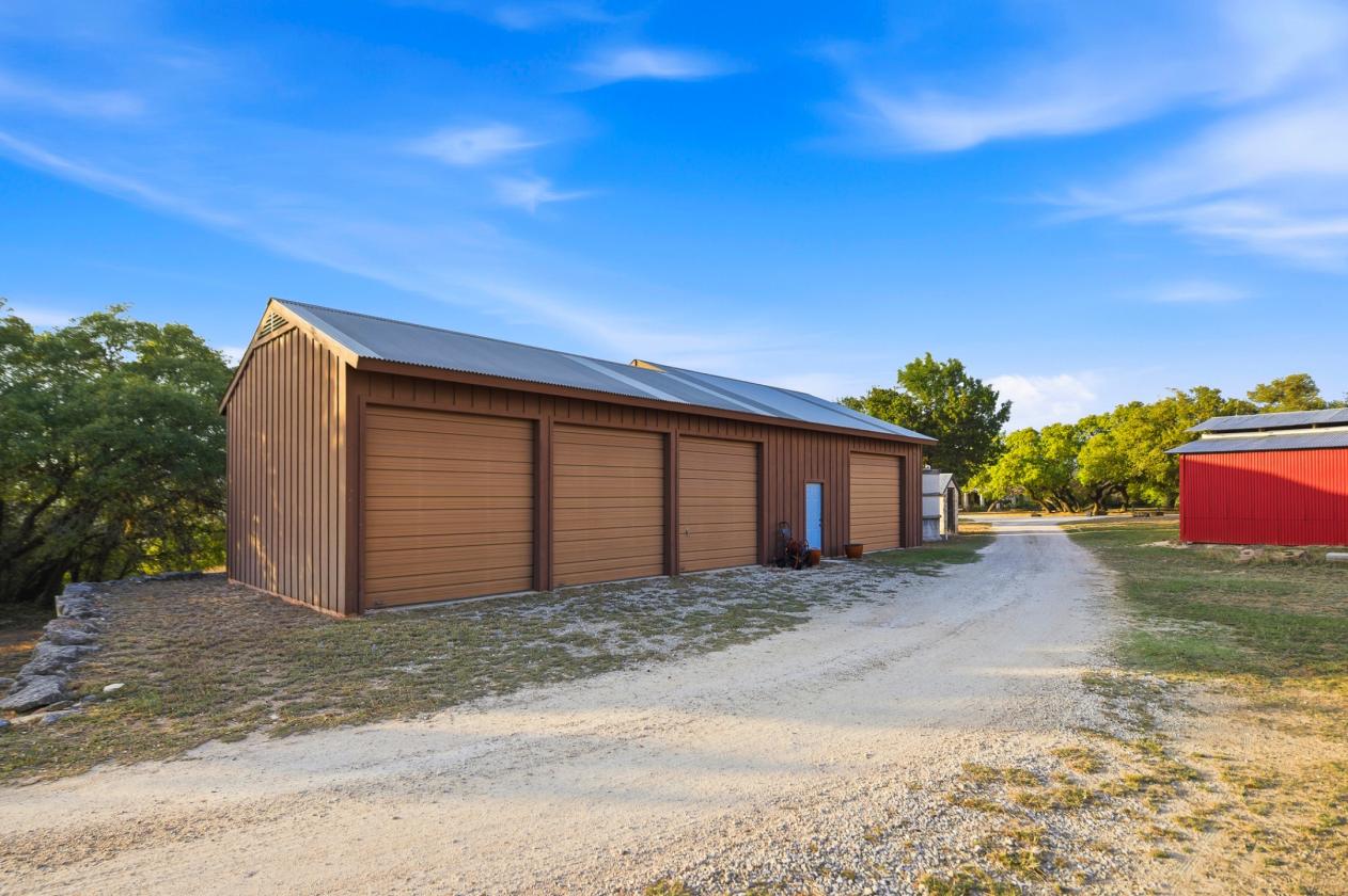 Luxury Equestrian Living on 29+ Acres with Views - photo 13