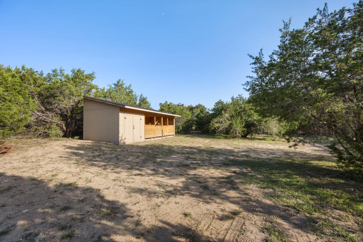 Beautiful Hill Country Home - photo 28