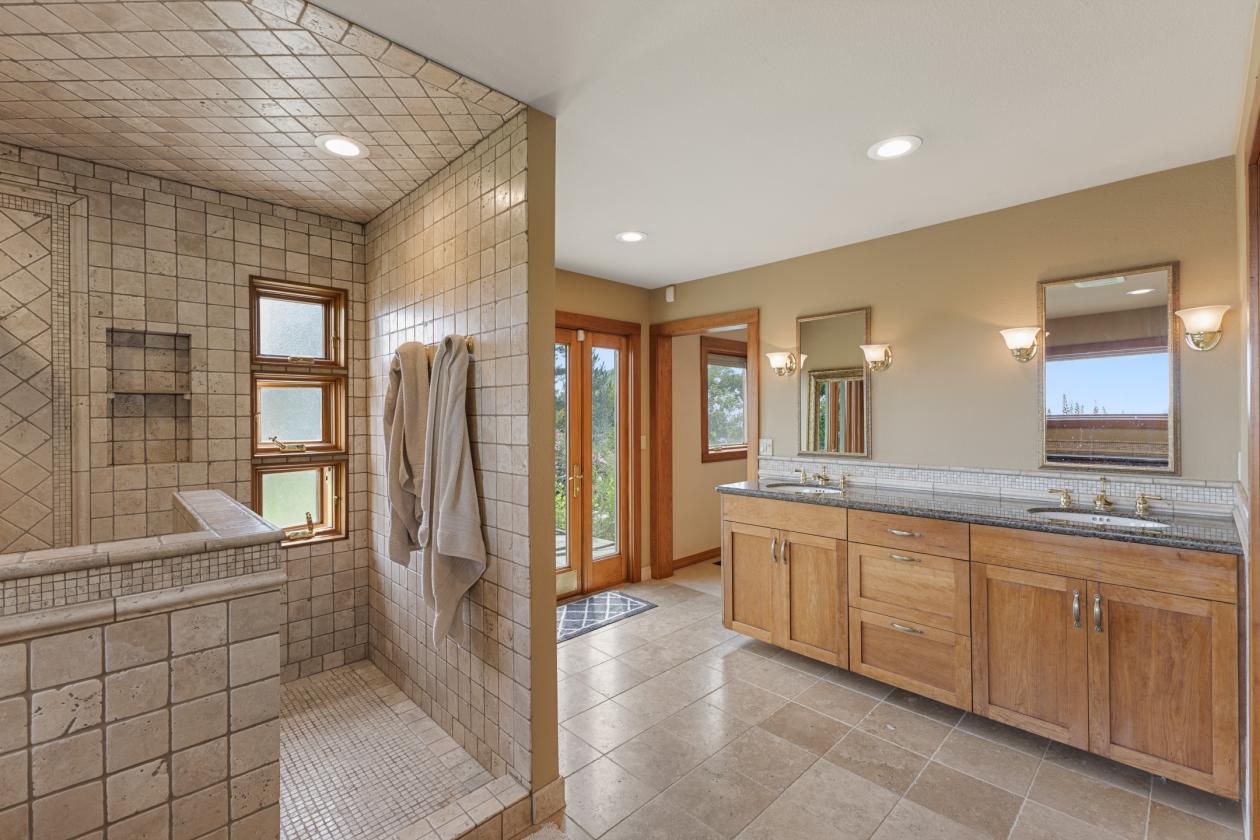 Lakeview Equestrian Estate w/ Shop & Barn - photo 25