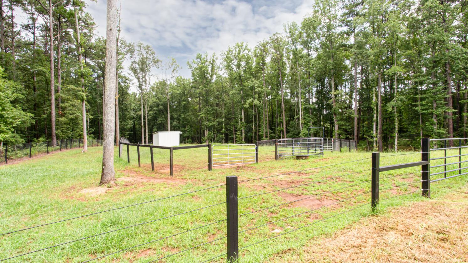 Turnkey Equestrian Property on 11+ Acres - photo 22