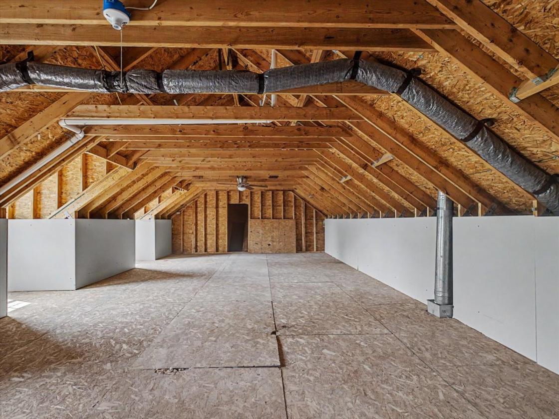 Exceptional Turnkey Equestrian Farm - photo 9