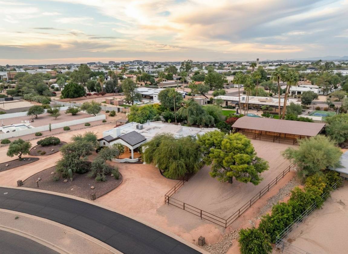 Horse Property for sale.