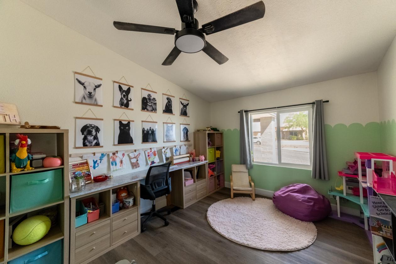 Country Living with Room for Animals and Toys - photo 22