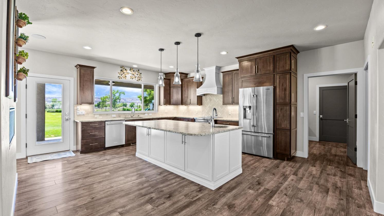 Experience luxury country living in this stunning - photo 5