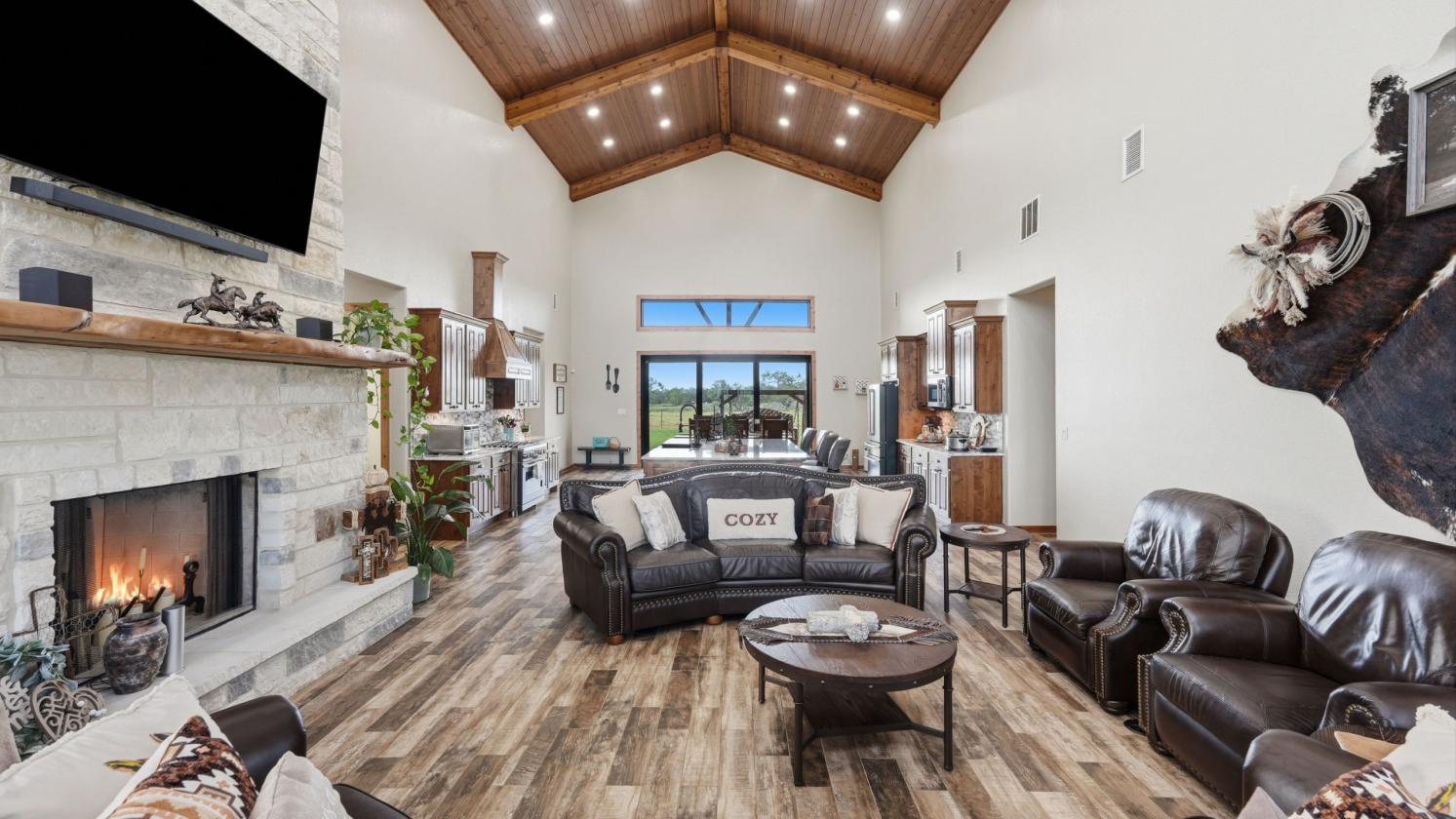 Turnkey Barndominium on 18 Acres - photo 3