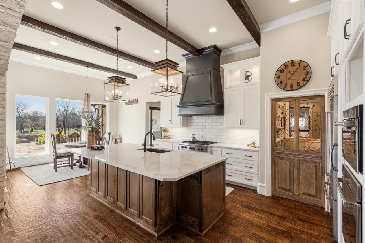 The perfect luxury home with privacy - photo 9