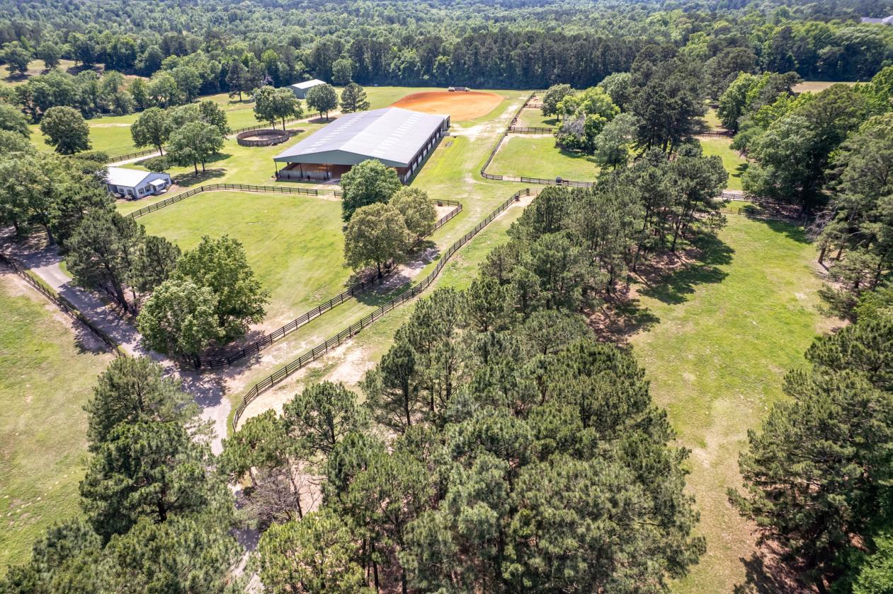An Iconic Equestrian Estate - photo 4