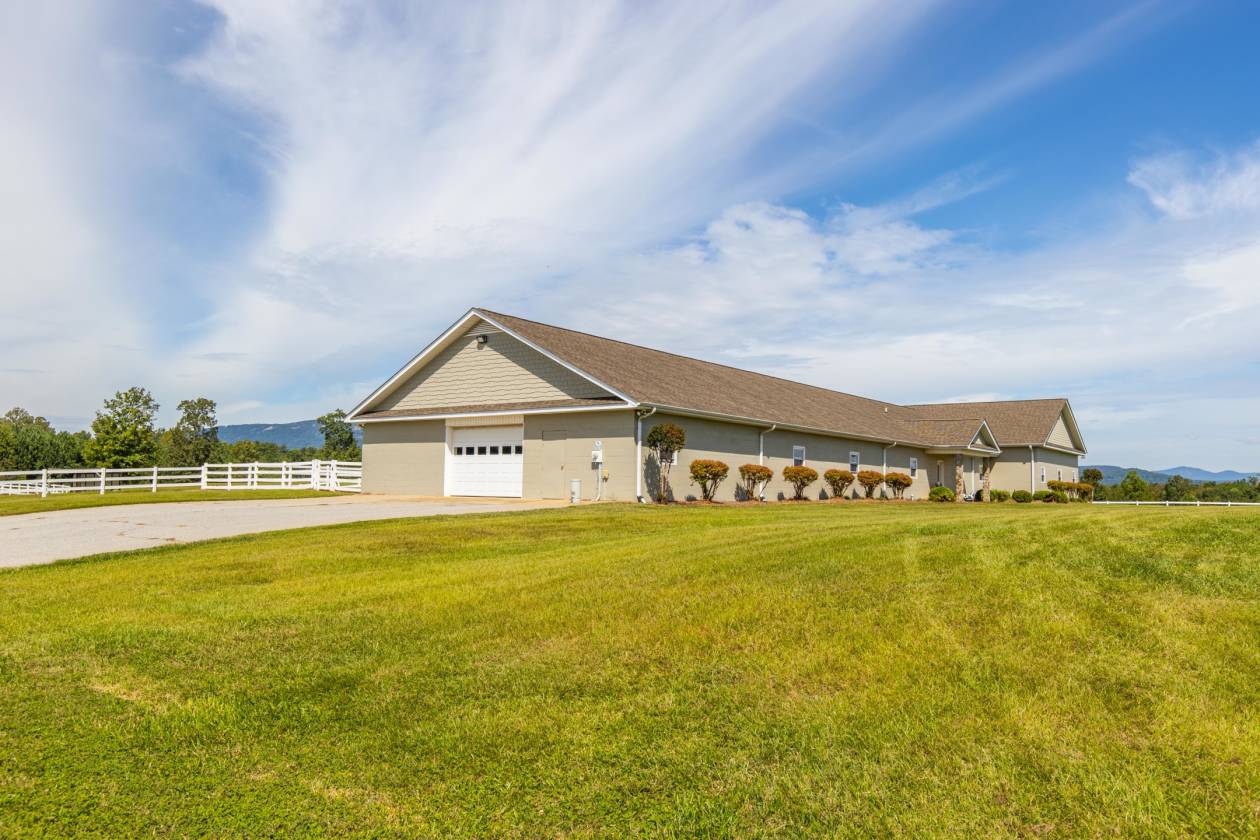 Beautiful Equestrian property. Amazing views. 40 acres, 25 acres, or