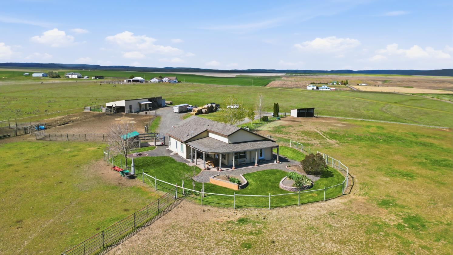 Ranch Property with Panoramic Mountain Views - photo 11