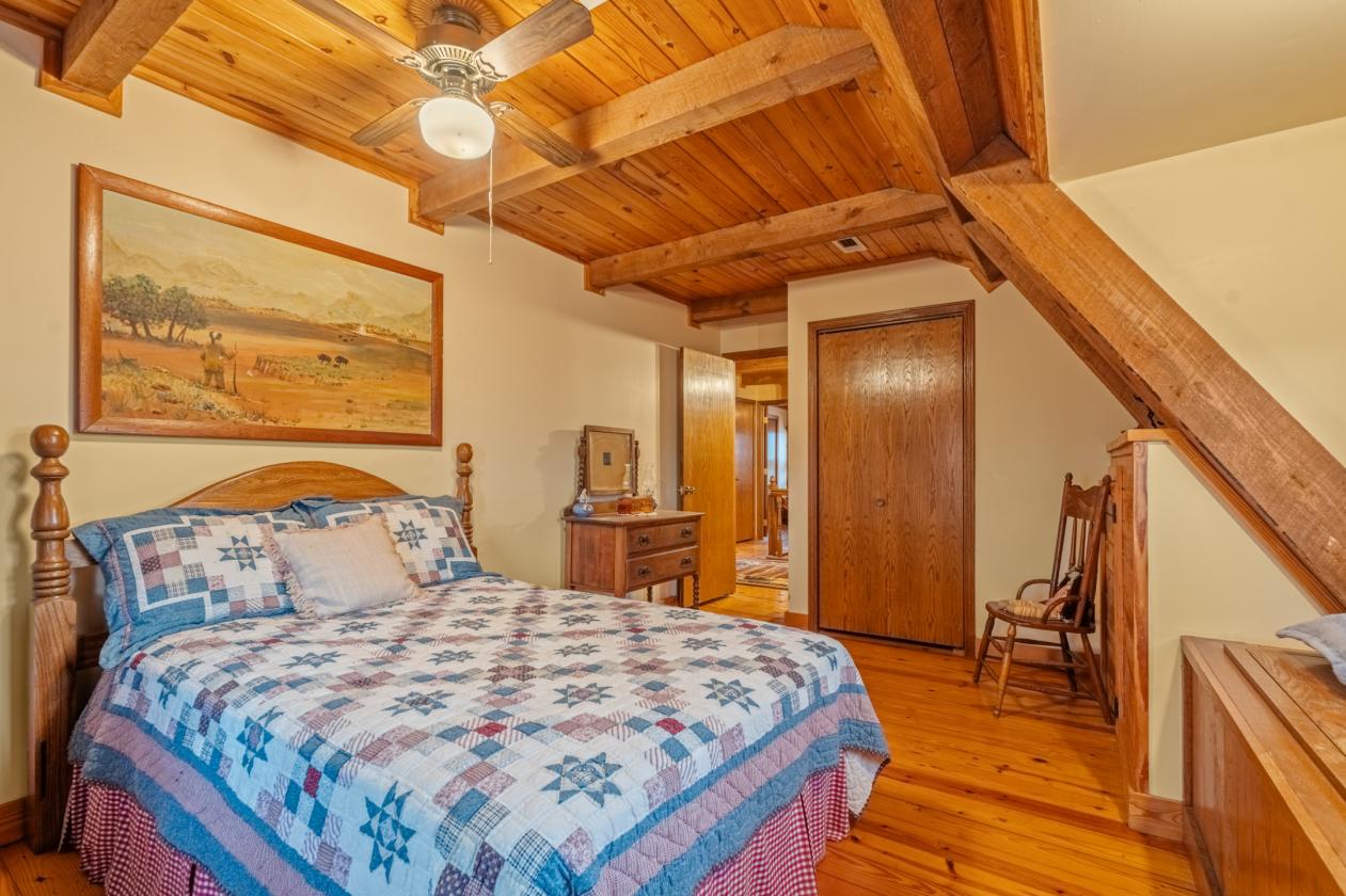 REAL LOG HOME on 12 Unrestricted Acres - photo 17