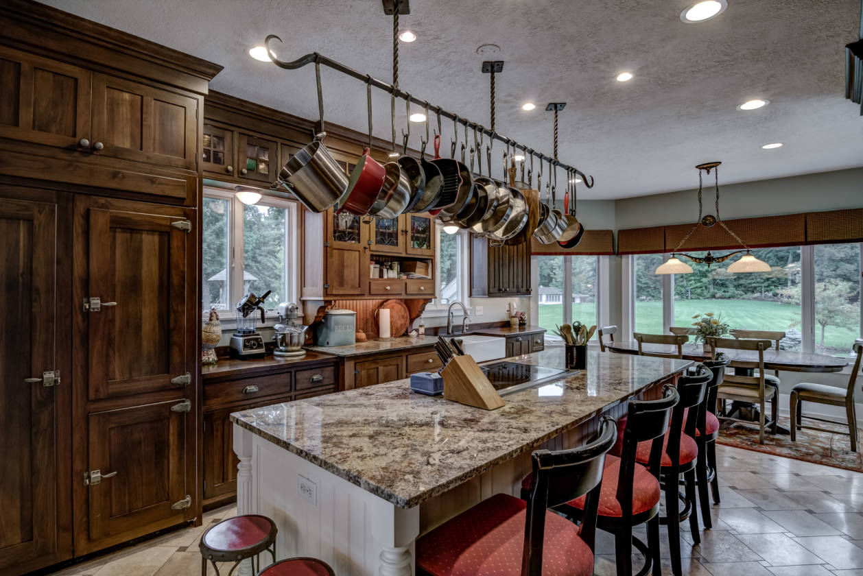 PRICE REDUCED!Luxury, ONEOFAKIND, estate!! 28+ acres on Beautiful