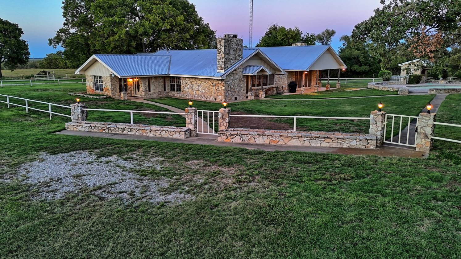 Horse Property for sale.