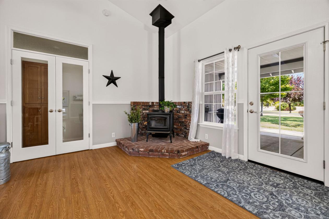5 acre dream horse property and home! - photo 13